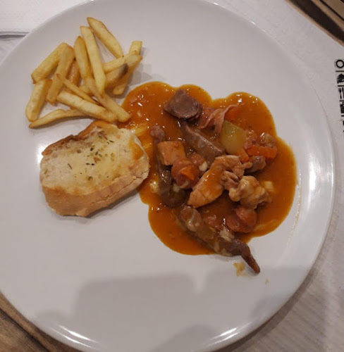 R. de Coutinho de Azevedo 317, 4000-075 Porto