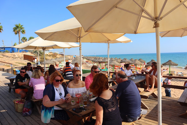 Julia’s restaurant,beach bar & lounge - Gastronomia e hotelaria