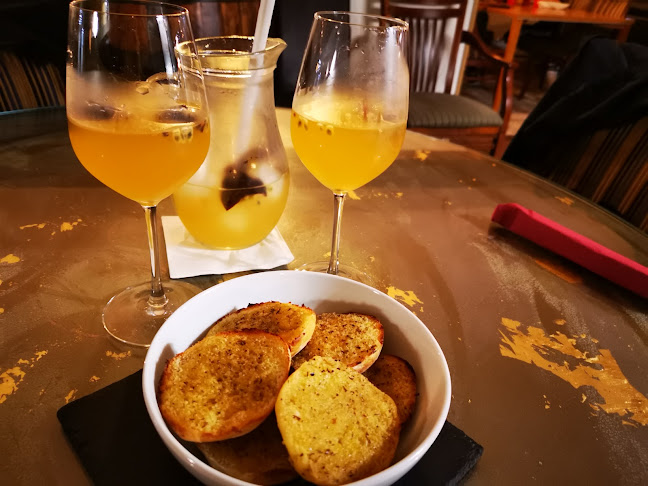 Opinii despre Bus 77 în Lordelo - Gastronomia e hotelaria