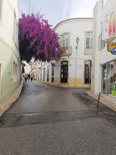 Comentarii opinii despre The Tavern