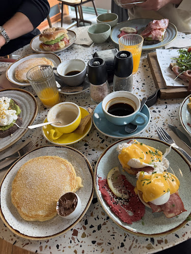 Largo de Alberto Pimentel 4, 4050-214 Porto