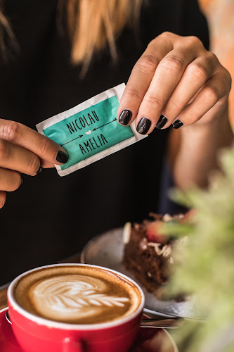 Largo de Alberto Pimentel 4, 4050-214 Porto