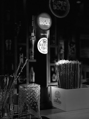 Egas Surf bar - Gastronomia e hotelaria