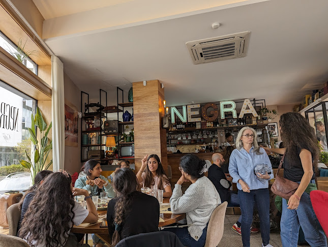 Negra Café Boavista Open Times