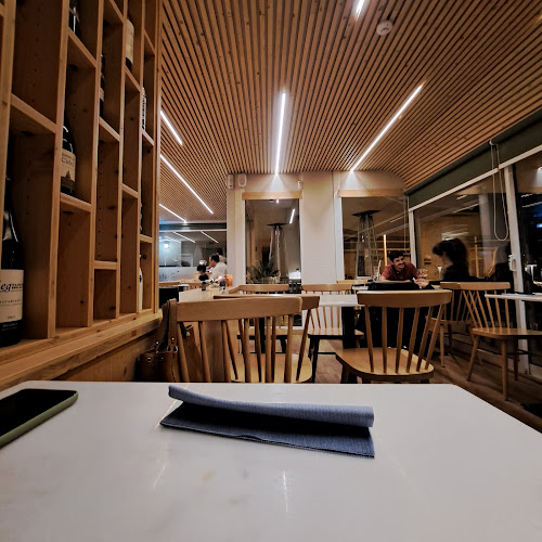 Av. Eng. Adelino Amaro da Costa lote 2 loja 1 piso 0, 2415-367 Leiria