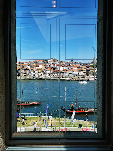 Av. de Diogo Leite 162, 4430-999 Vila Nova de Gaia