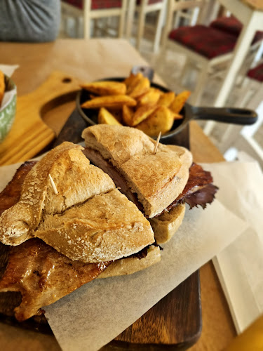 Comments and reviews of Café Pierrot (John's Place)