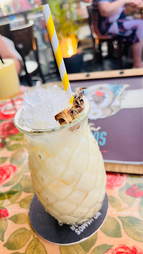 Opinii despre Los Puros Cuban Bar în Alvor - Gastronomia e hotelaria