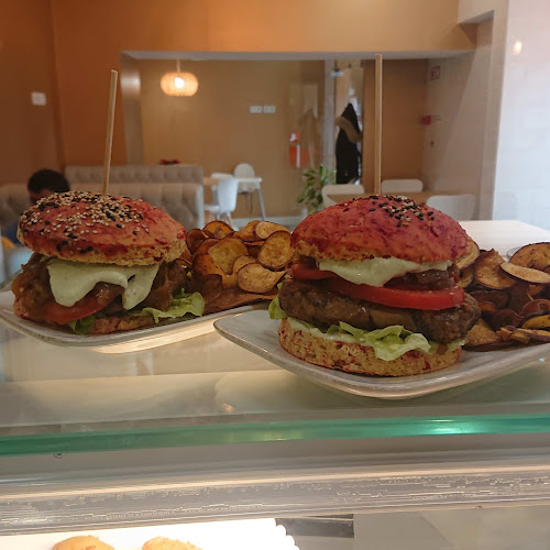 R. de Mendes Leite 19, 3800-222 Aveiro