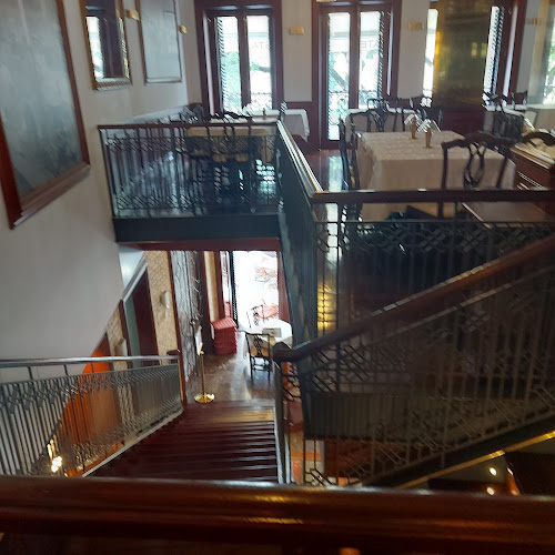 Golden Gate Grand Café - Gastronomia e hotelaria