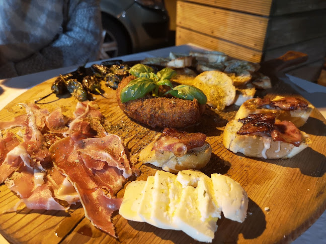 398 4810-225 Guimarães, R. da Índia, 4810-225 Guimarães