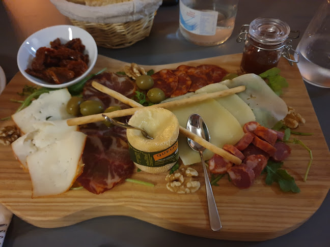 Comentarii opinii despre L'Interdit