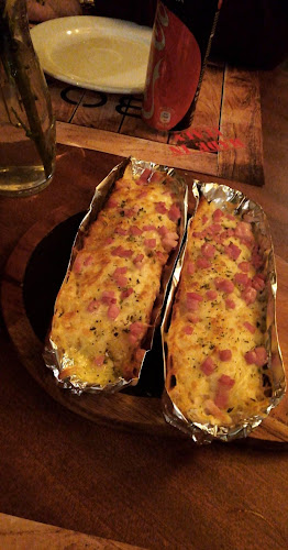 Av. Serpa Pinto 208, 4450-275 Matosinhos