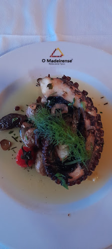 Comentarii opinii despre Tiles Restaurant