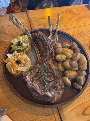 Largo Pombas, 4690-029 Cinfães