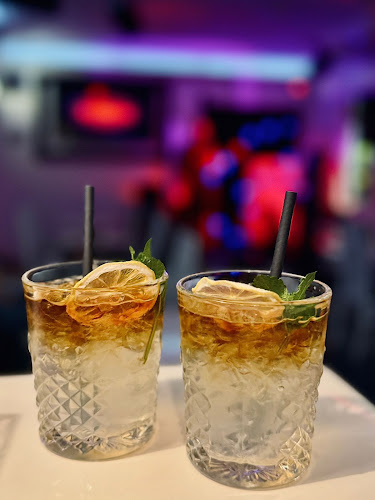 Michael's Bar Alvor - Gastronomia e hotelaria