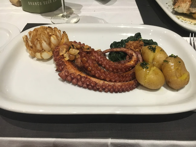 R. José Estevão 29 31, 2520-465 Peniche