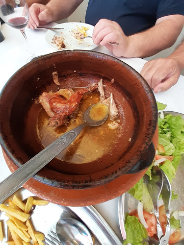 Opinii despre Tasca dos Coelhos în Borba - Gastronomia e hotelaria