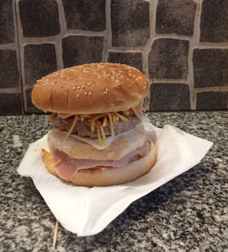 Opinii despre Lua Bar ( YOUSSEF chlef) în Oliveira do Hospital - Gastronomia e hotelaria