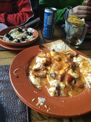 Opinii despre Barril Avenida (francesinha da Pita) în Valongo - Gastronomia e hotelaria