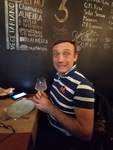 3 Copos - Tapas e Vinhos Phone number
