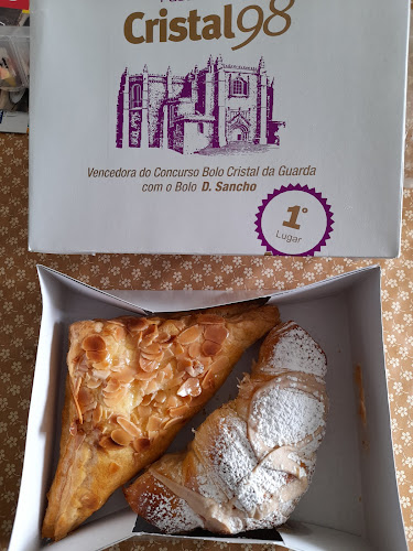 Comentarii opinii despre Cristal 98-pastelaria E Pão Quente Lda