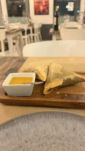 The Curry Leaf - Gastronomia e hotelaria