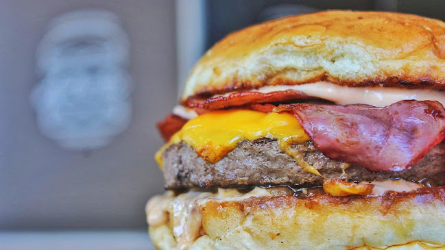 HAMBURGUERIA Authentic Burger - S. Cosme