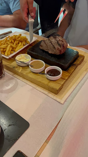 Av. Sá Carneiro 55 23, 8200-290 Albufeira