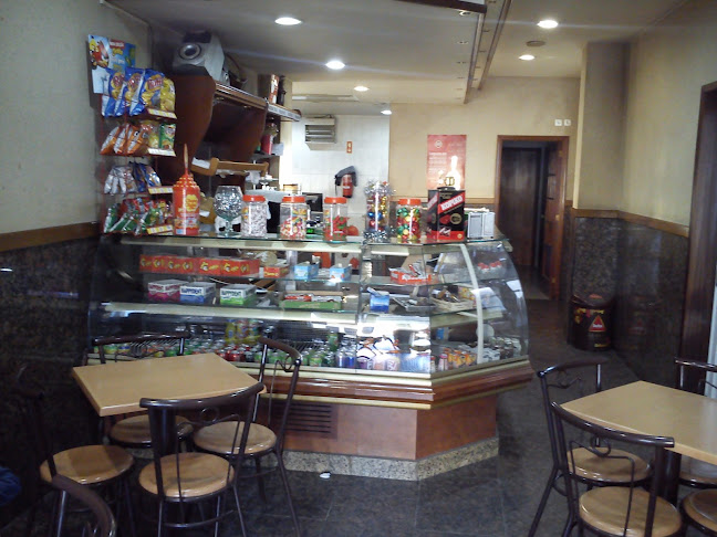 Pão Quente Jovem - Snacks - Gastronomia e hotelaria