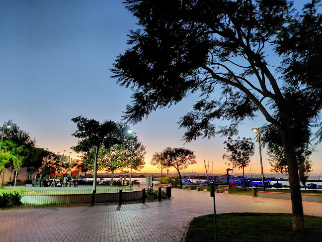 Praça dos Mártires da Liberdade 11, 2840-487 Seixal