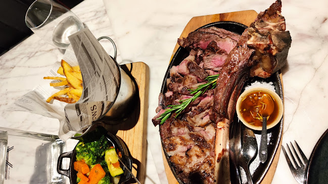 Rua dos Caldeireiros 135, 4050-140 Porto