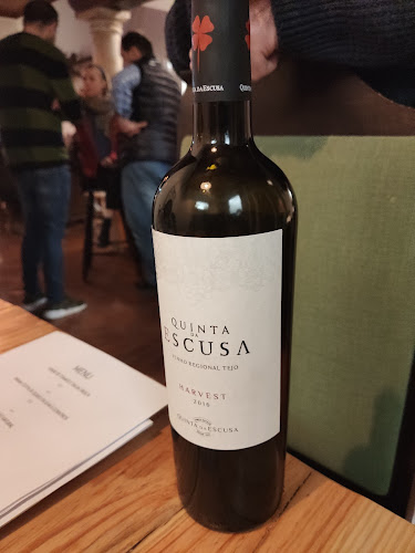 Dona Maria, Largo do chafariz, R. da Biquinha, 2510-046 Óbidos