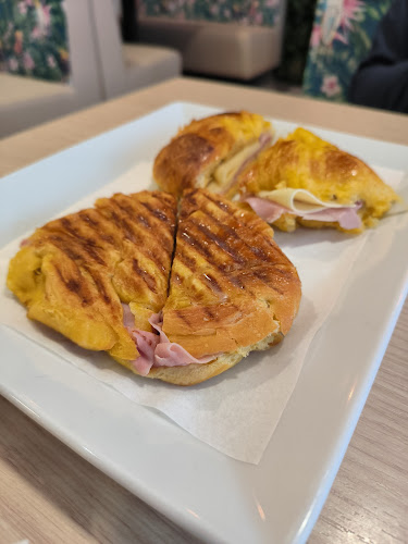 R. da Estrada 18, 4590-778 Ferreira