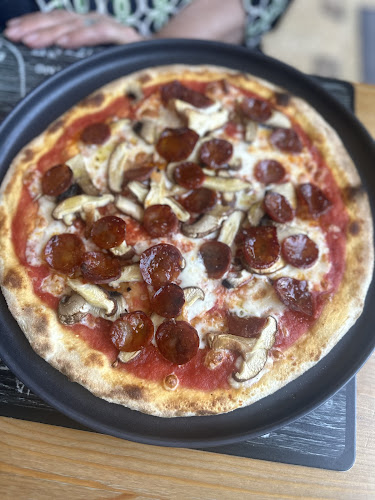 Opinii despre A Tal da Pizza în São João da Madeira - Gastronomia e hotelaria