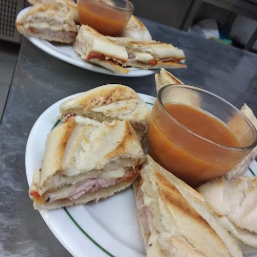 Snack-Bar Os Catitas - Gastronomia e hotelaria