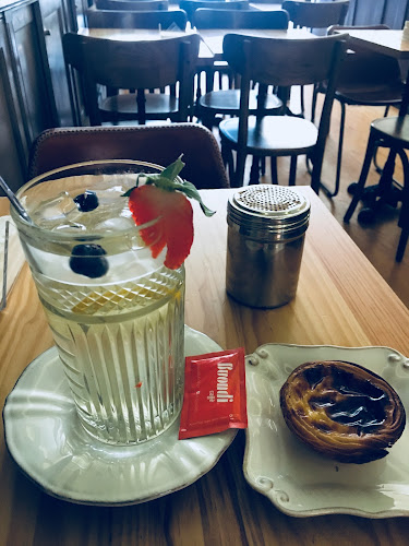 R. das Flores 180, 4050-266 Porto