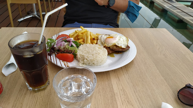 Comments and reviews of uniko Marina Restaurant Lounge
