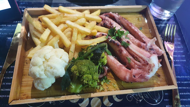 Opinii despre Madok Restaurante Castelo de Óbidos în Óbidos - Gastronomia e hotelaria