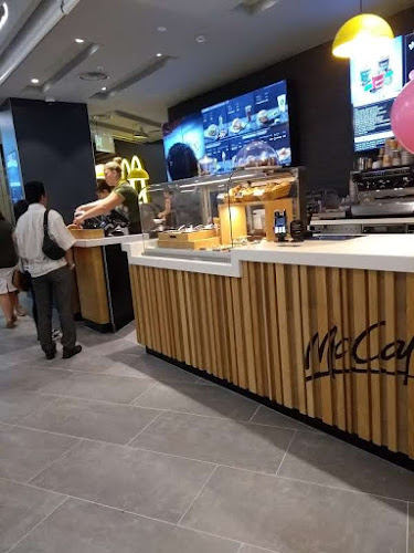 R. dos Campeões Europeus 28-198 Loja 407, 4350-414 Porto