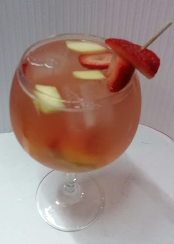 Comentarii opinii despre Santa Sede Winebar - Petiscos & Francesinhas