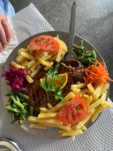 Av. Visc. de São Januário n° 24, 4740-325 Fão