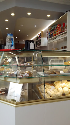 Av. António José de Almeida 7 9, 2530-113 Lourinhã