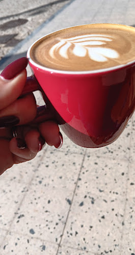 Av. Dom Sebastião 69E, 2825-407 Costa da Caparica