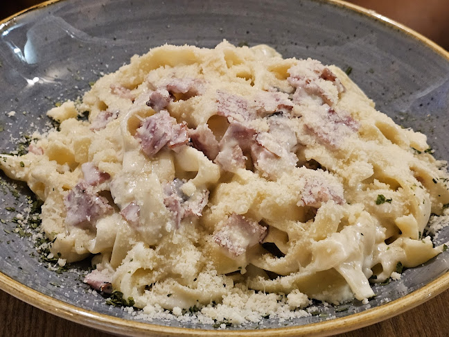 R. Conselheiro Bivar 42, 8000-343 Faro