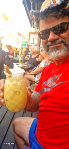 Los Puros Cuban Bar - Gastronomia e hotelaria