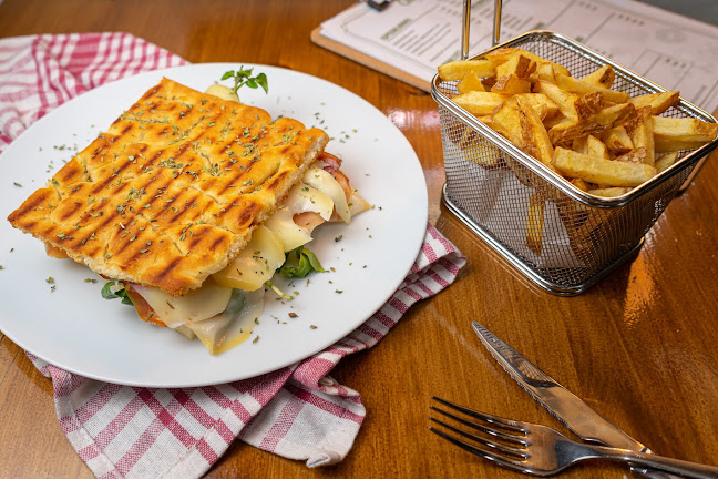 Cheers Sports Bar & Restaurant