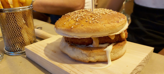 Hamburgueria - Com Unhas e Dentes - Lamego