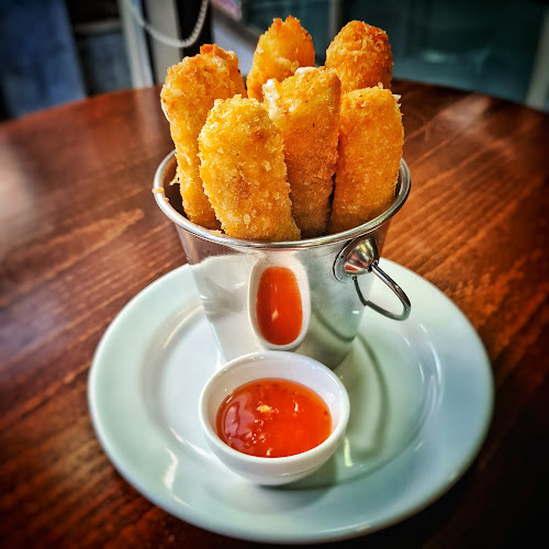 Centro Comercial Emporium Plaza, R. 25 de Abril, 4420-356 S. Cosme