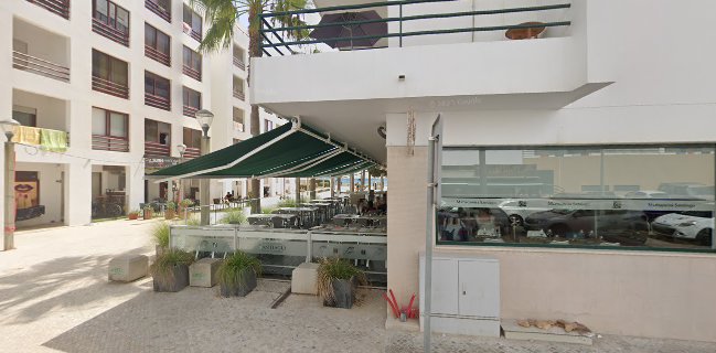 R. do Leste 232B, 8125-201 Quarteira